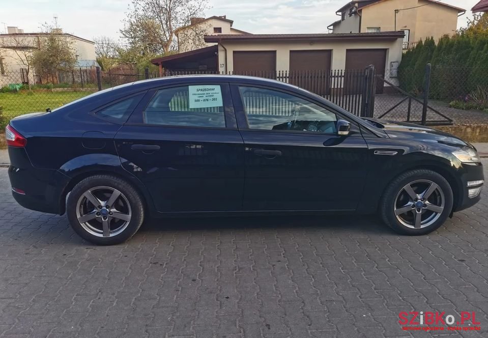 2014' Ford Mondeo photo #6