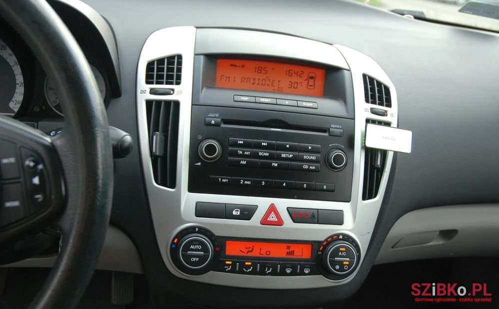 2008' Kia Ceed photo #3