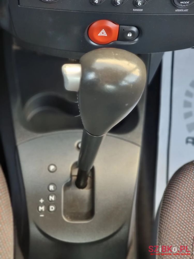 2006' Renault Clio photo #5