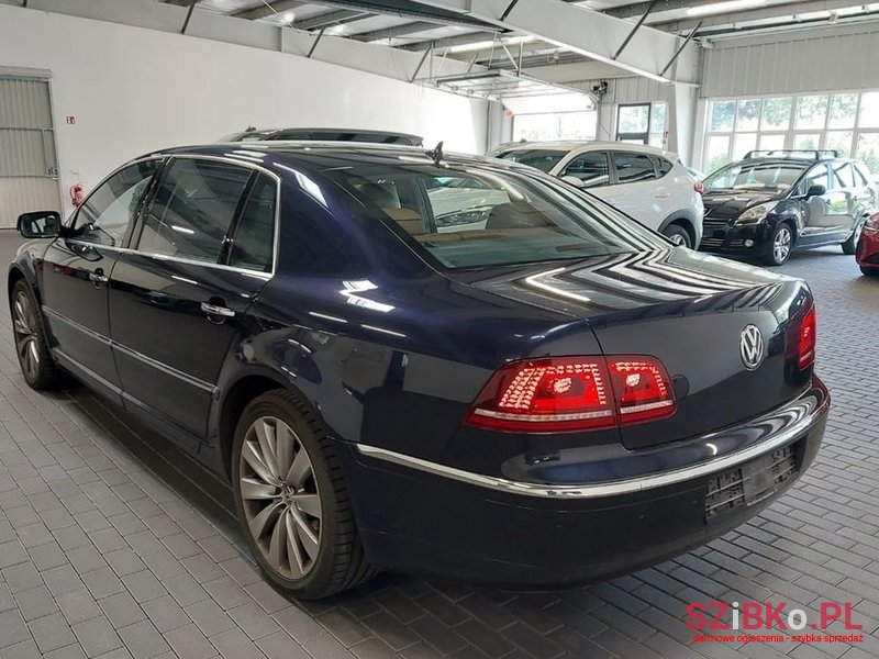 2015' Volkswagen Phaeton photo #3