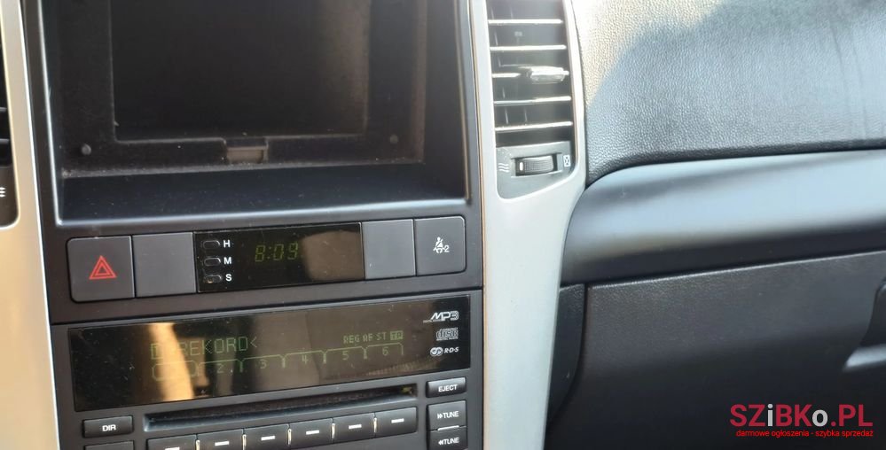 2010' Chevrolet Captiva photo #6