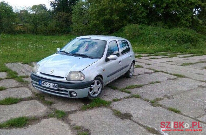 2000' Renault Clio photo #1