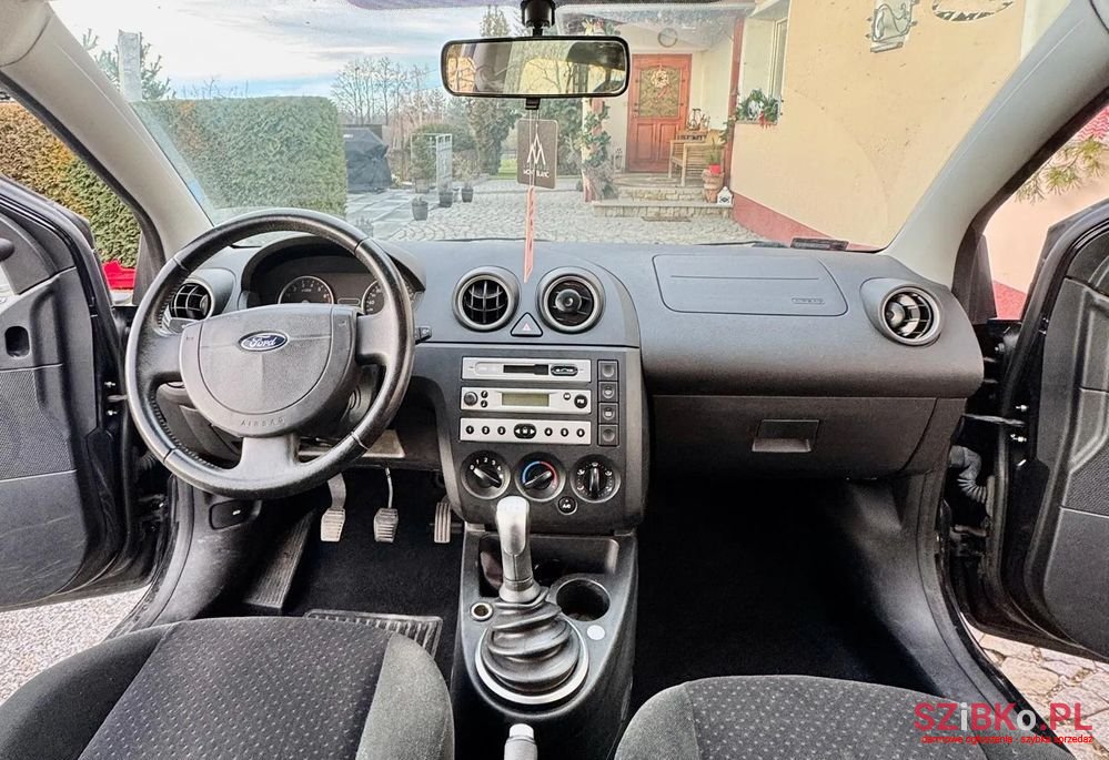 2005' Ford Fiesta 1.6 Ghia photo #1