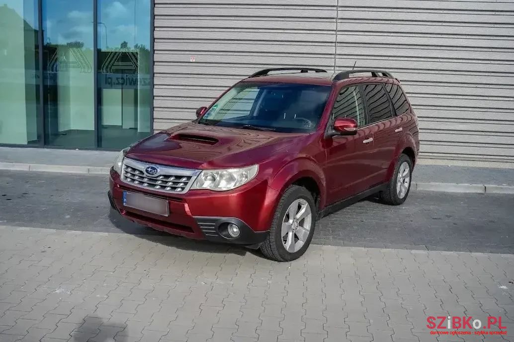 2011' Subaru Forester photo #1