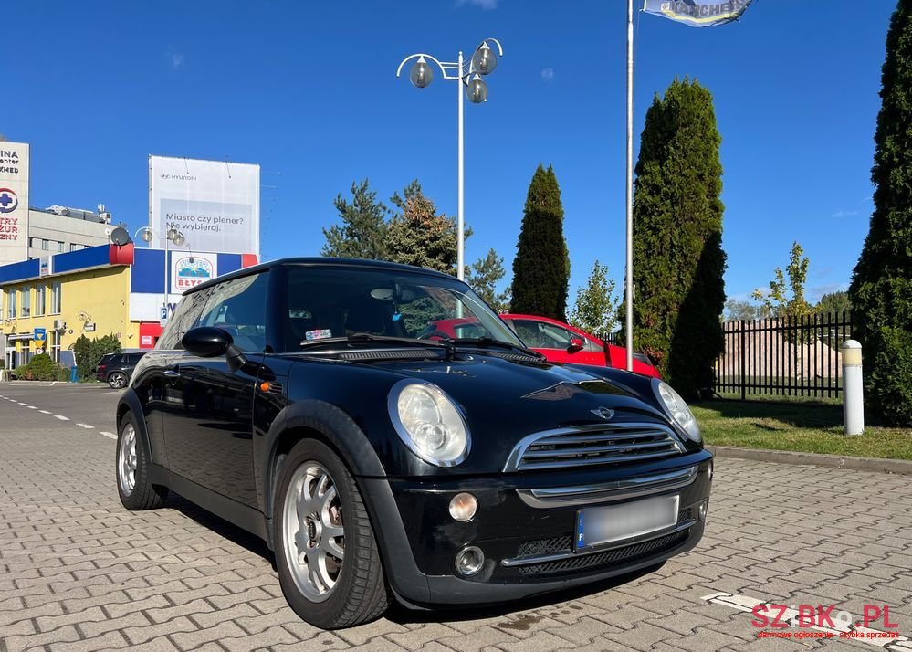 2004' MINI Cooper Standard photo #2