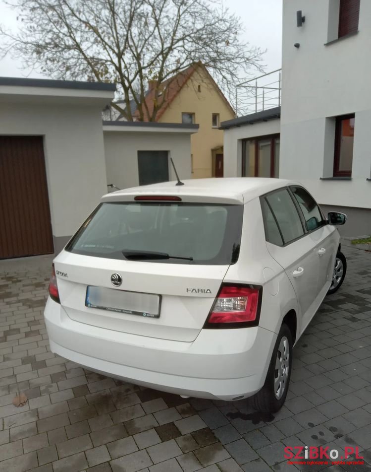 2016' Skoda Fabia 1.0 Active photo #3