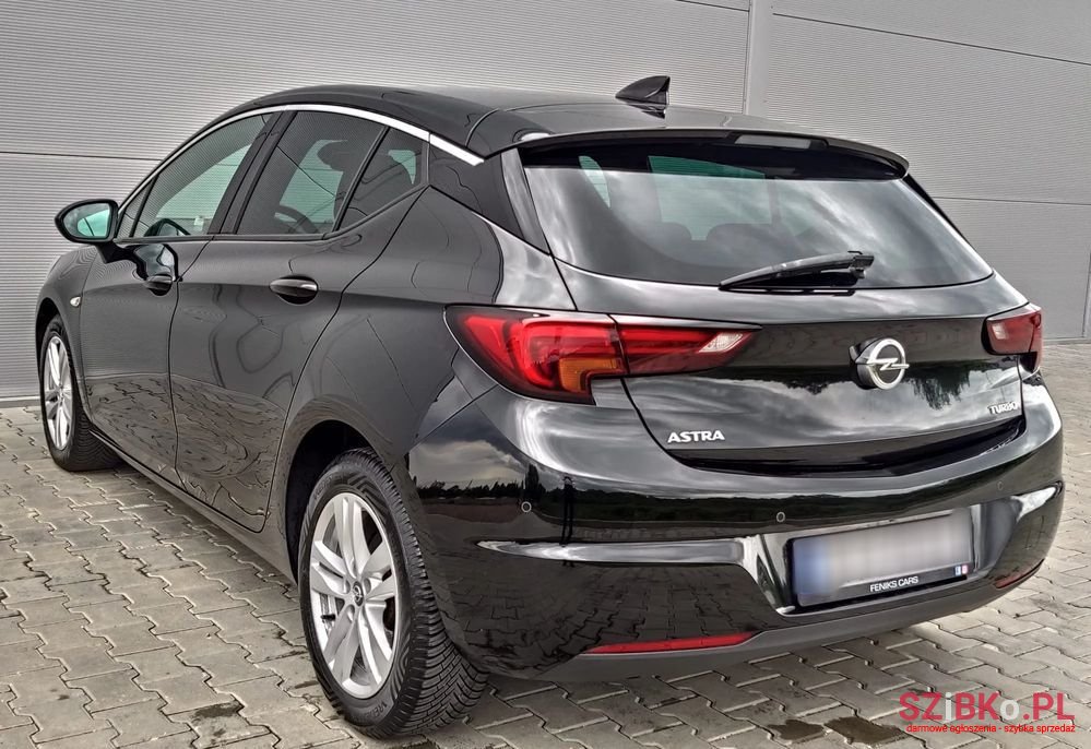 2017' Opel Astra photo #4