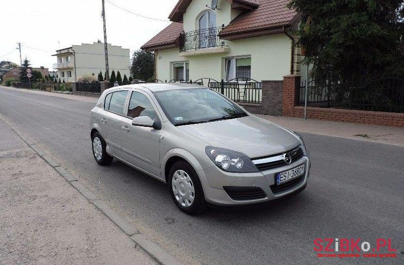2005' Opel Astra photo #1
