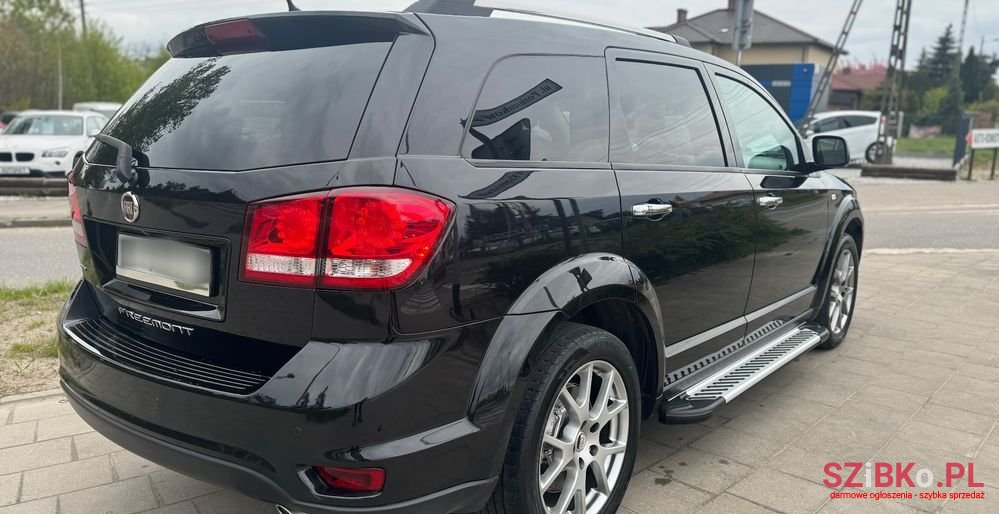 2014' Fiat Freemont photo #5