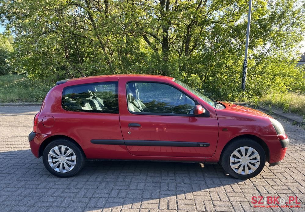 2002' Renault Clio photo #4