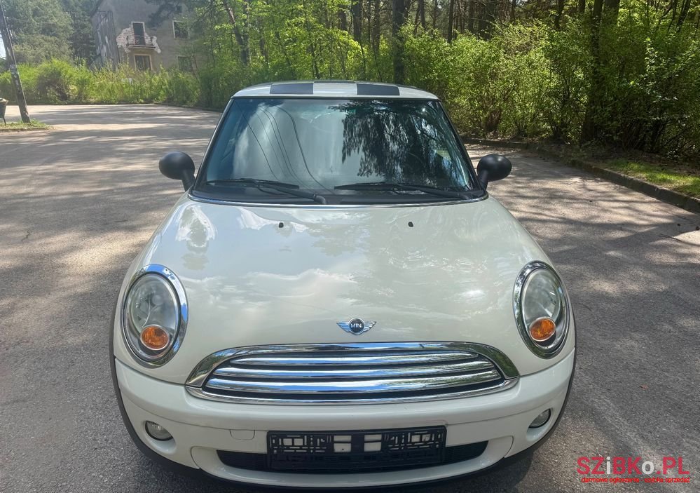 2009' MINI One Standard photo #3