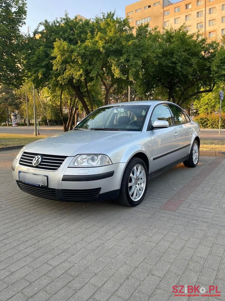 2002' Volkswagen Passat photo #1