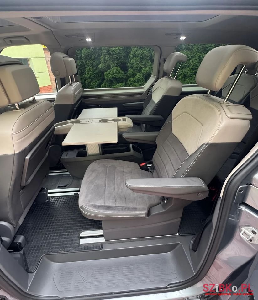 2023' Volkswagen Multivan 2.0 Tdi L2 Style Dsg photo #2