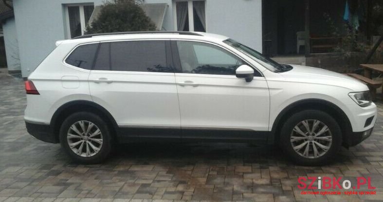 2018' Volkswagen Tiguan photo #1