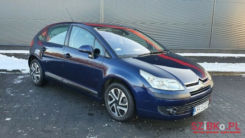 2008' Citroen C4 photo #1