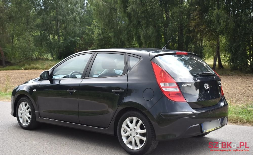 2011' Hyundai i30 1.4 Edition Plus photo #5