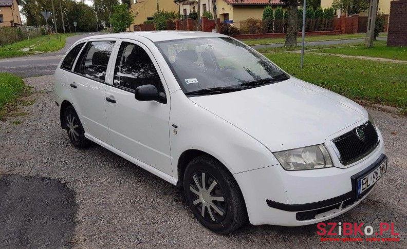 2001' Skoda Fabia photo #3