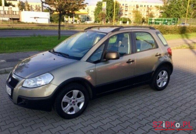 2008' Fiat Sedici photo #1