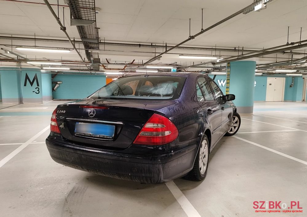 2003' Mercedes-Benz E-Class 240 Elegance photo #4