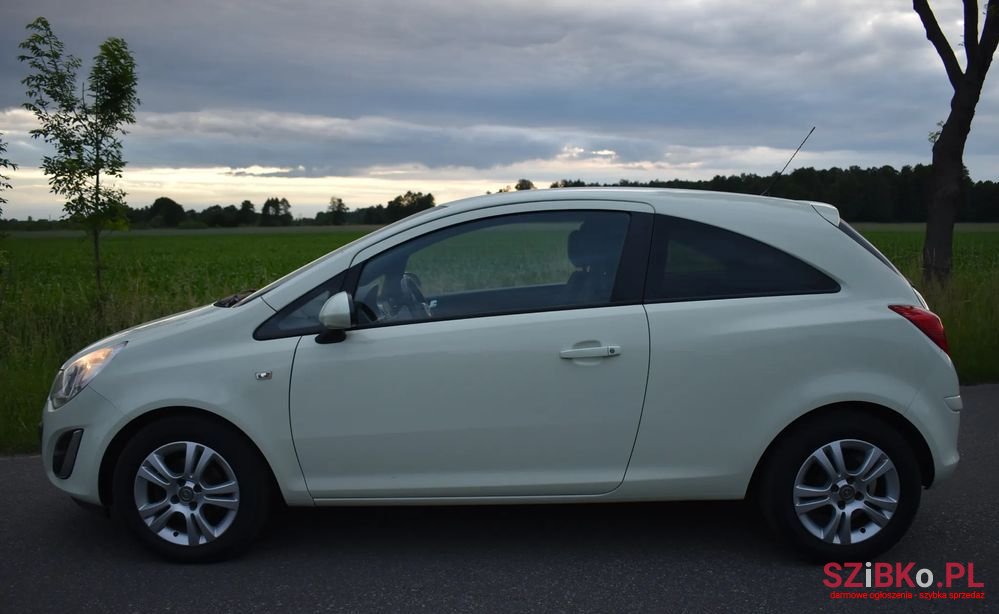 2011' Opel Corsa photo #4