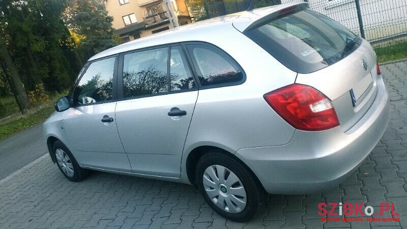 2010' Skoda Fabia photo #2