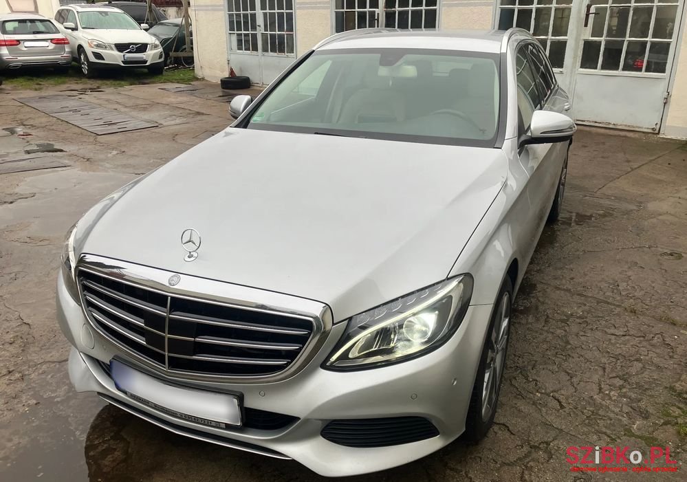 2017' Mercedes-Benz C-Class photo #3