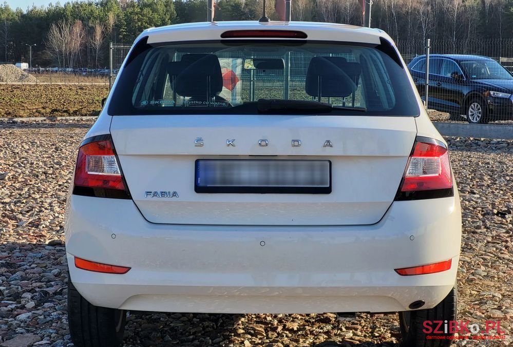 2020' Skoda Fabia 1.0 Ambition photo #6