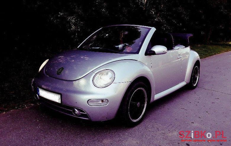 2005' Volkswagen New Beetle photo #2