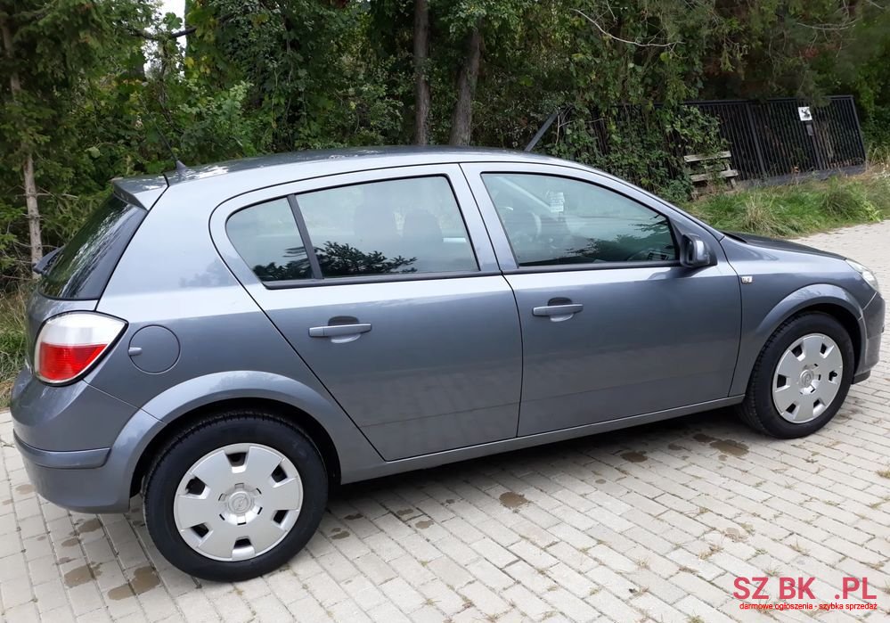 2005' Opel Astra photo #5