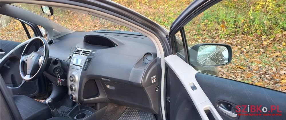 2008' Toyota Yaris 1.3 Sol photo #5