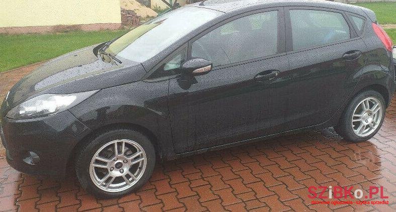 2010' Ford Fiesta photo #1