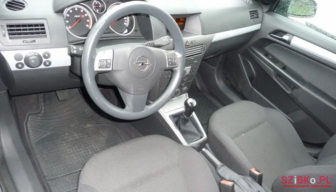 2005' Opel Astra photo #5