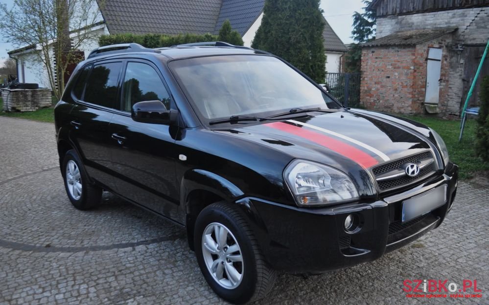 2005' Hyundai Tucson 2.0 Comfort 2Wd photo #2