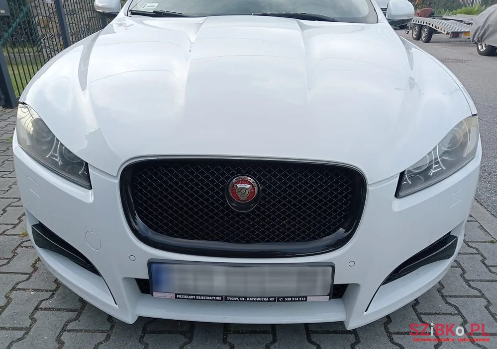 2013' Jaguar XF 2.0 T R-Sport photo #3