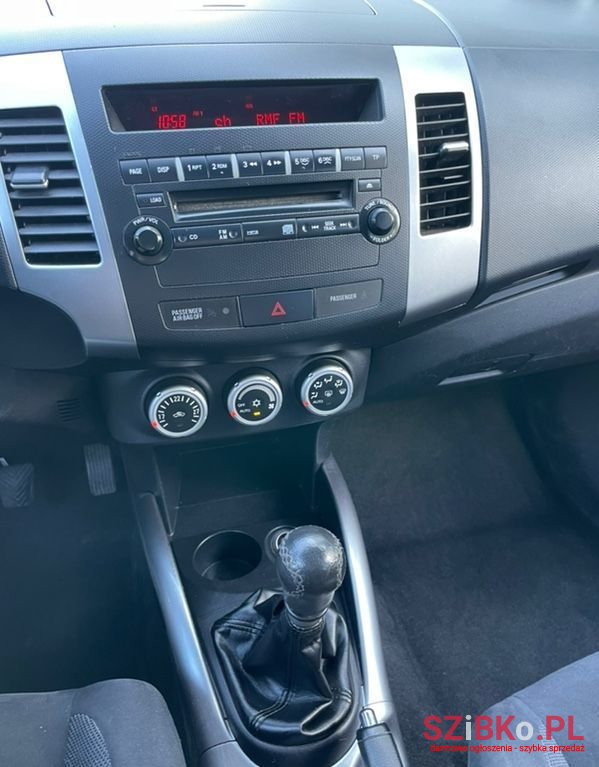 2007' Mitsubishi Outlander photo #6