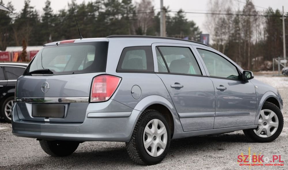 2008' Opel Astra photo #2