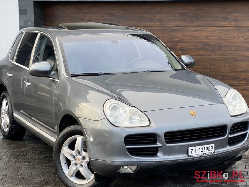 2004' Porsche Cayenne photo #3