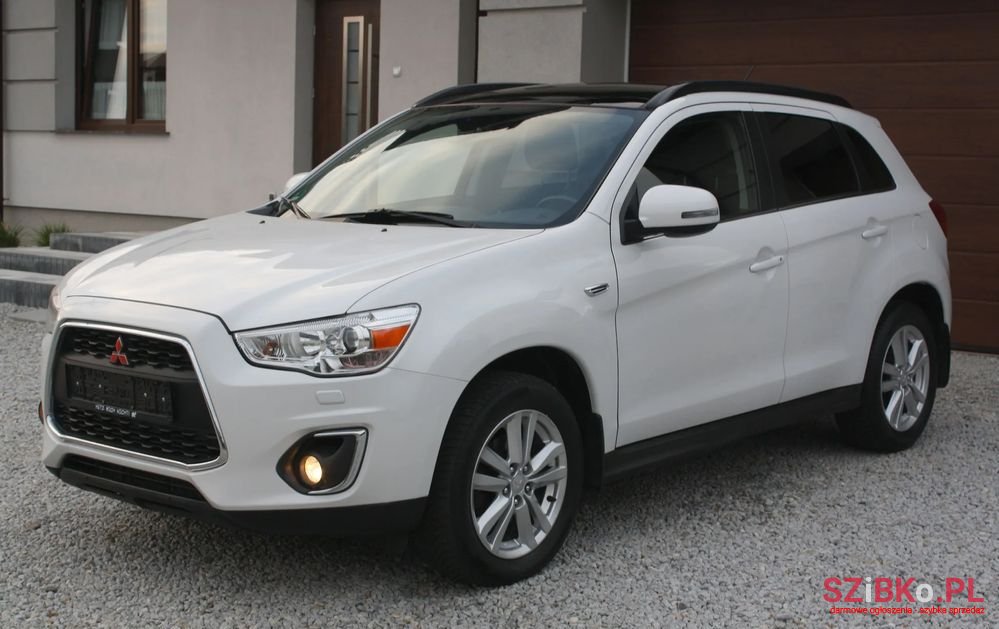 2013' Mitsubishi ASX photo #5