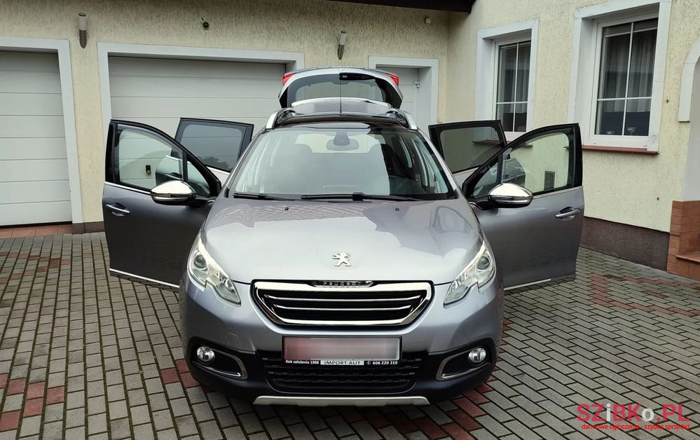 2015' Peugeot 2008 1.2 Vti Allure photo #2