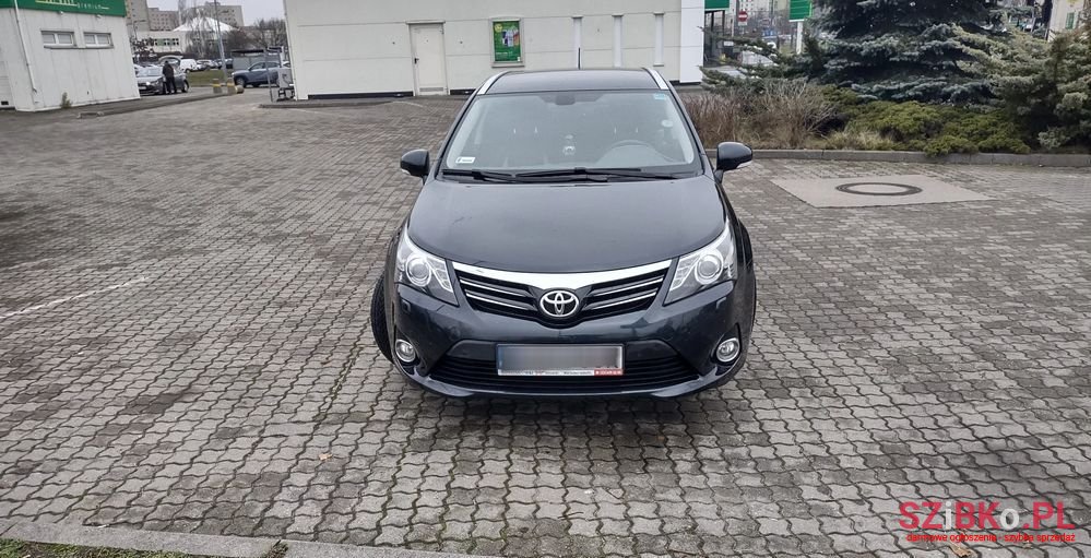 2014' Toyota Avensis photo #3