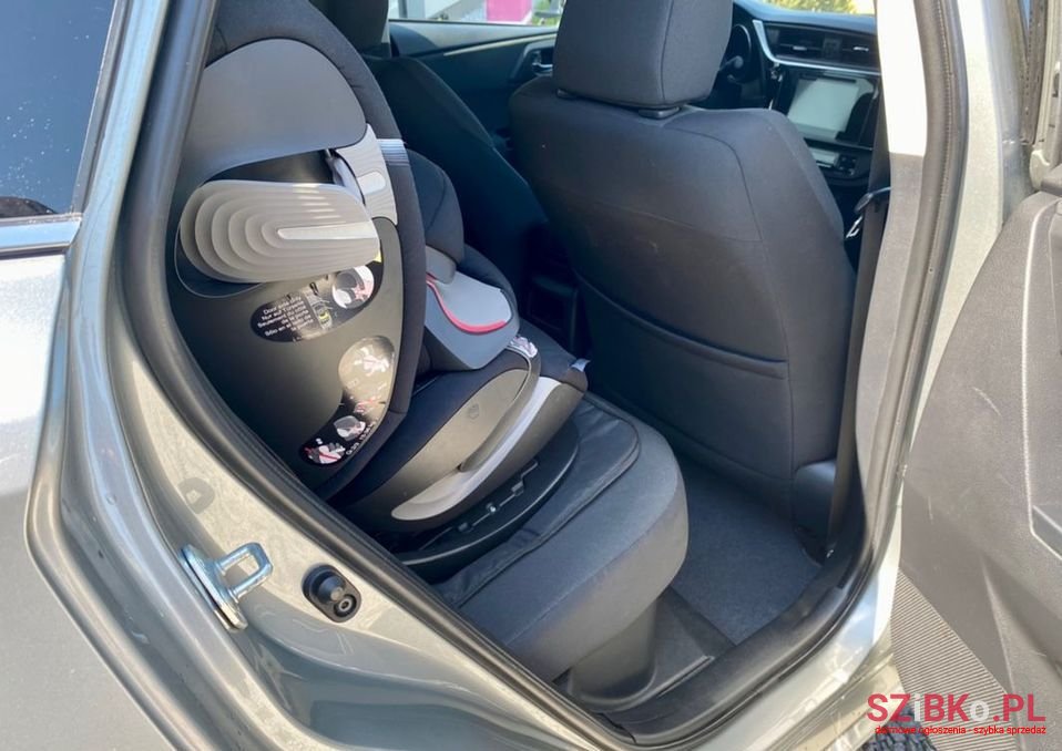 2016' Toyota Auris photo #6