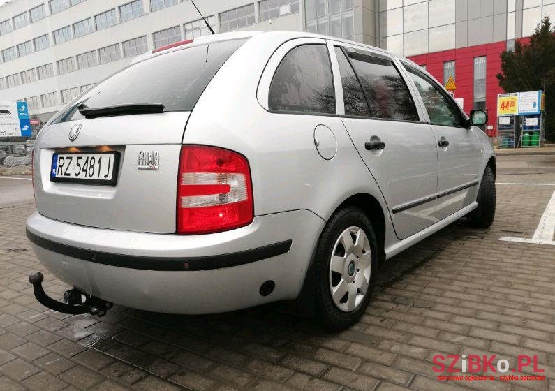 2007' Skoda Fabia photo #1