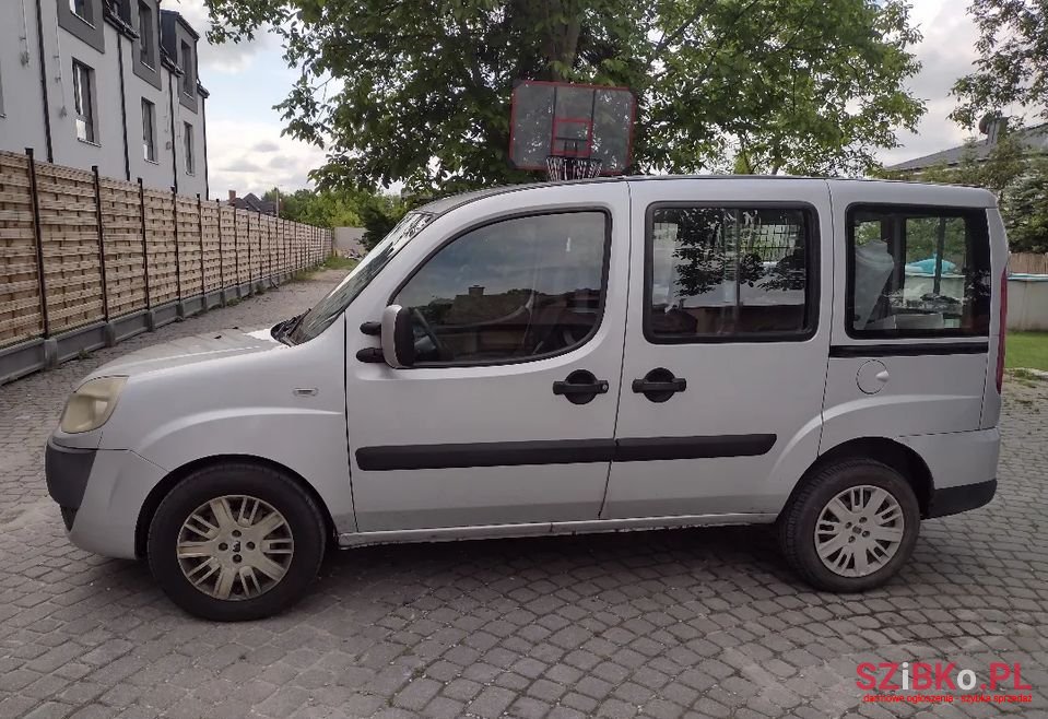 2010' Fiat Doblo photo #1