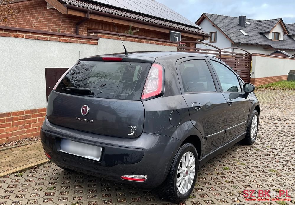 2010' Fiat Punto Evo photo #4