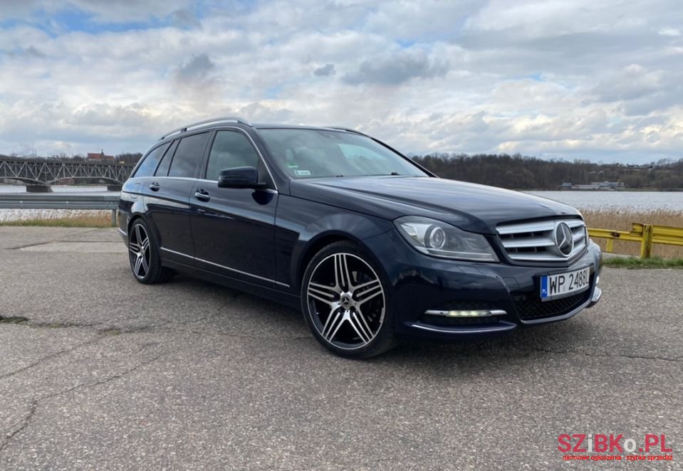 2012' Mercedes-Benz Klasa C photo #1