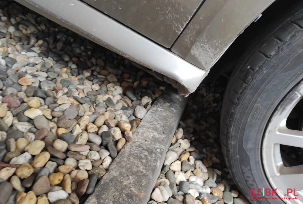 2011' Renault Laguna photo #3