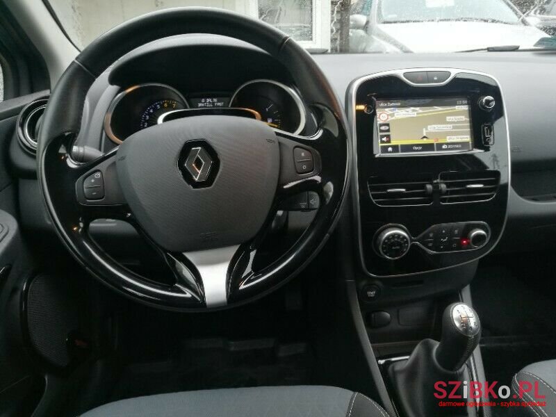 2015' Renault Clio photo #2