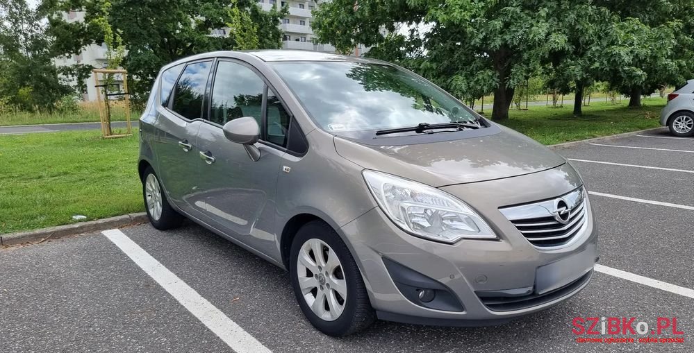 2010' Opel Meriva 1.4 T Cosmo photo #1