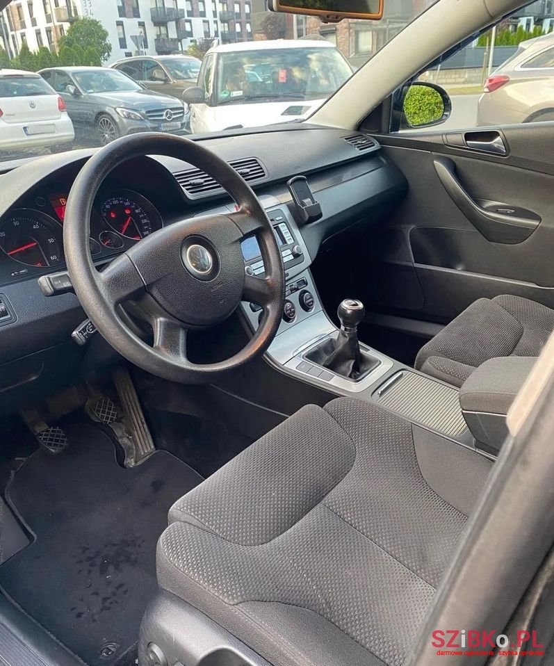 2006' Volkswagen Passat photo #1