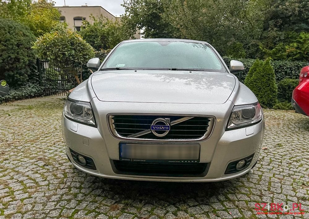 2011' Volvo V50 D4 Momentum photo #2